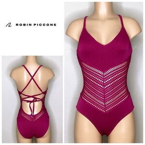 NWOT. Robin Piccone fuchsia crochet swimsuit. Small